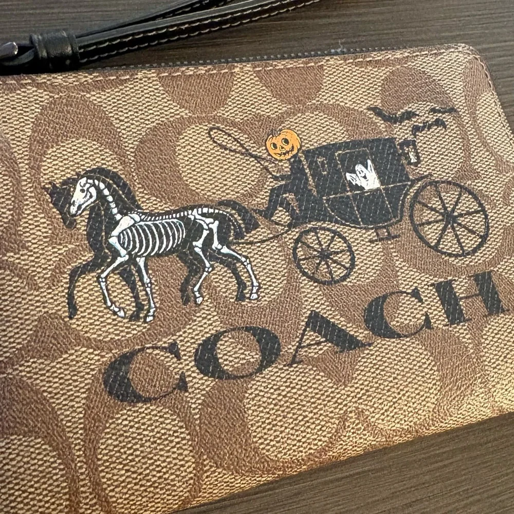 Coach Halloween Skeleton Horse Pumpkin Wristlet 2023 Limited Edition - Picture 5 of 9
